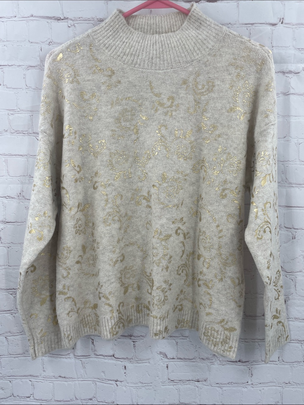 Liz Claiborne Cream Sweater with Gold Floral Accents Petite Medium New With Tags